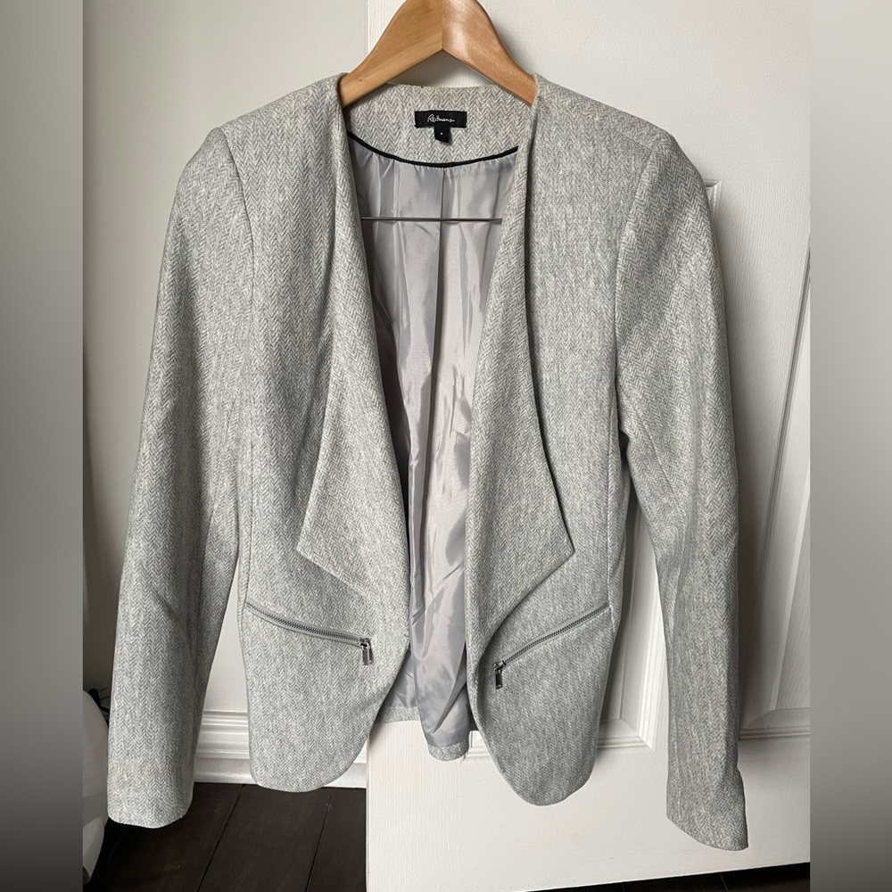 Reitmans size 4 open front gray herringbone blazer